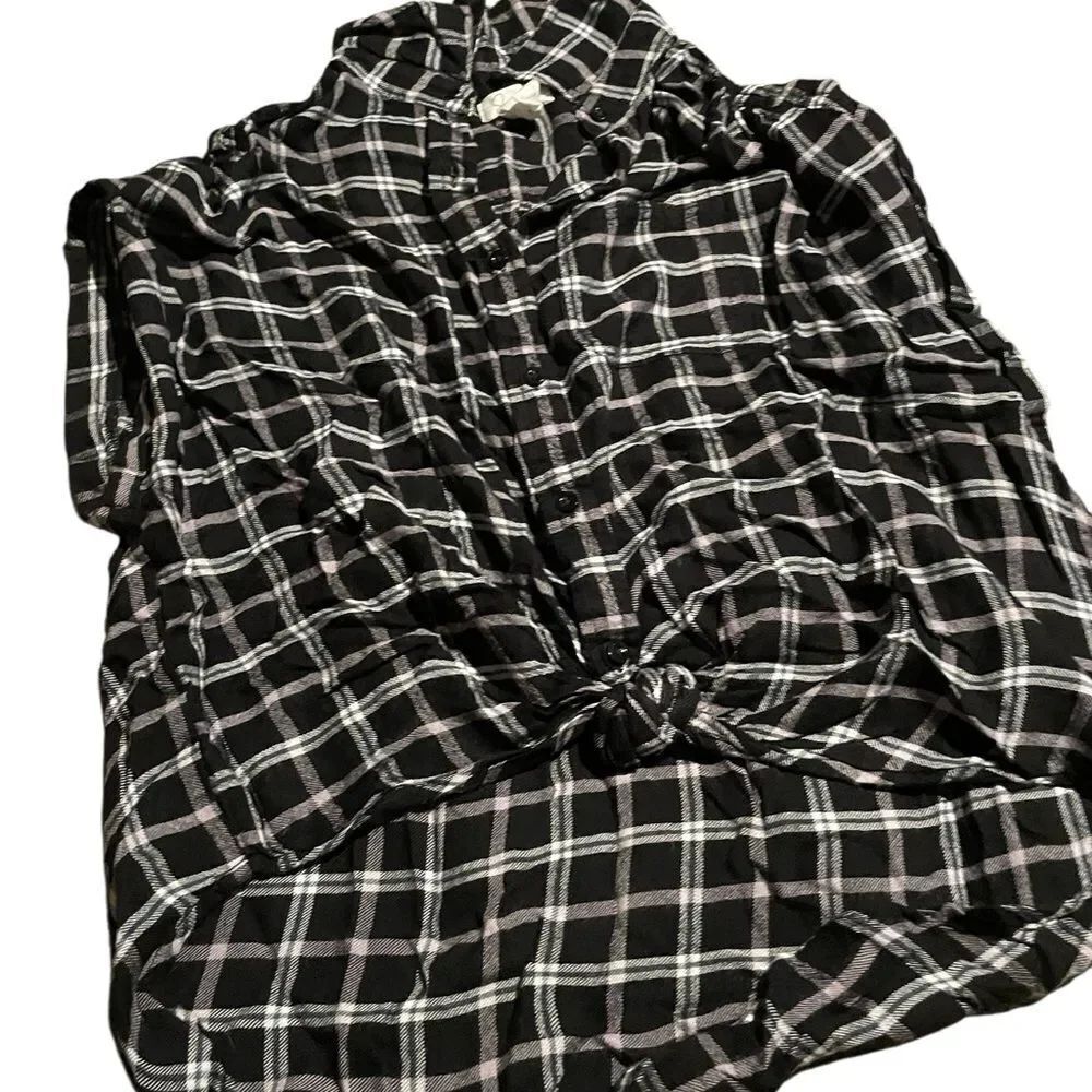 Japes size medium Black and White Plaid Button-Up Shirt like new excellent cond